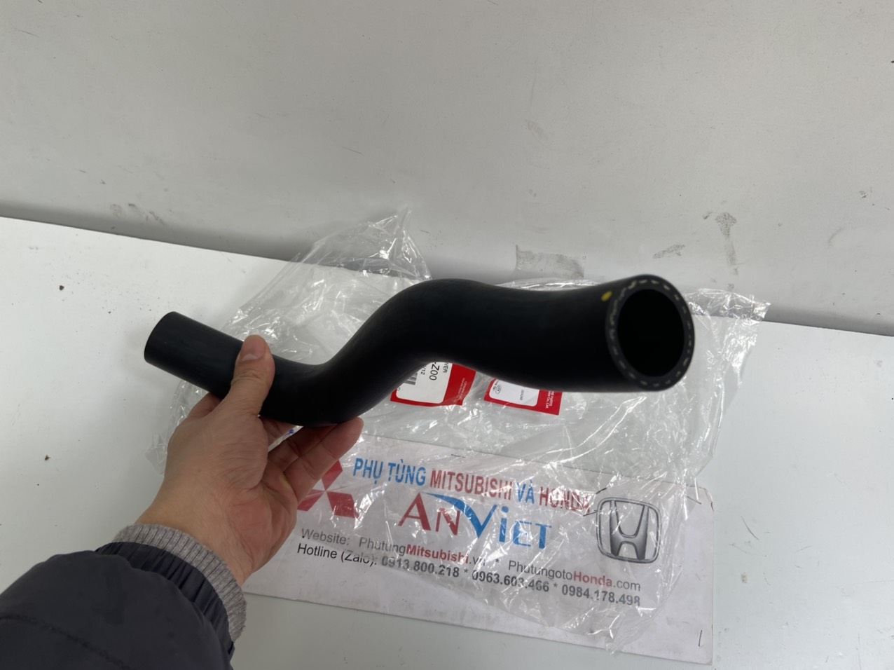 Ống cao su két nước phía dưới xe Honda CITY 2015 